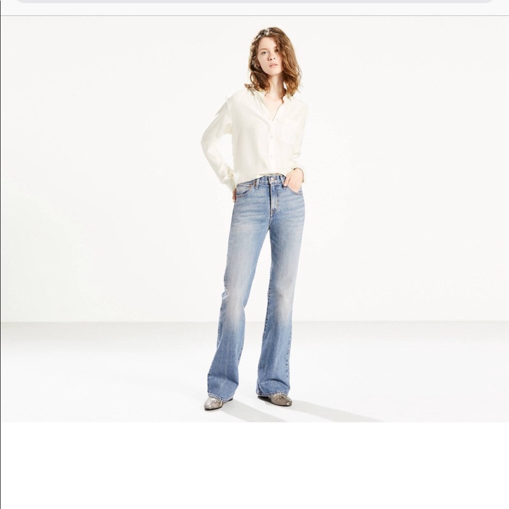 NWT Levi’s vintage flare blue Jean